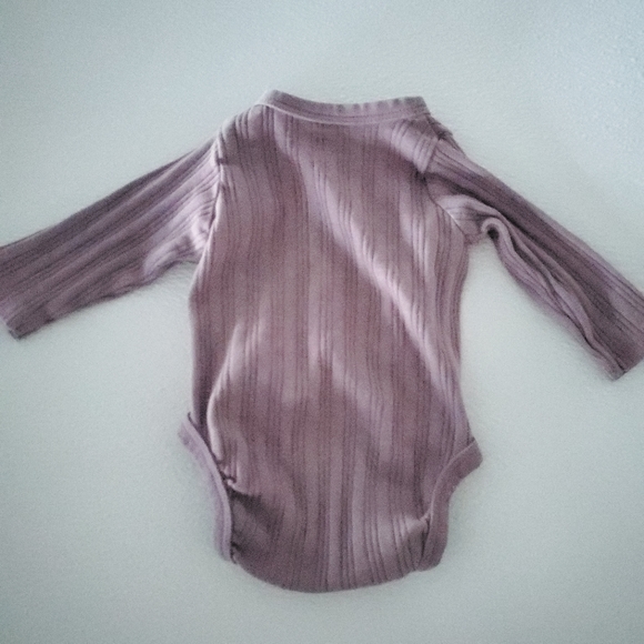 SOLD H&M 2 Piece One-piece & Footed Leggings Ribbed Bundle Baby Girls Newborn - Picture 3 of 7